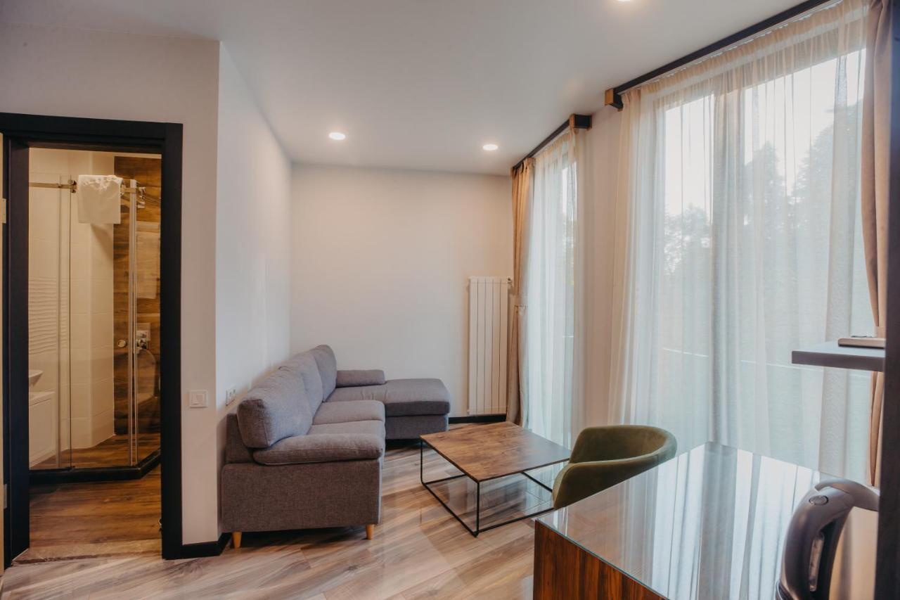 Capo Verde Hotel באטומי מראה חיצוני תמונה