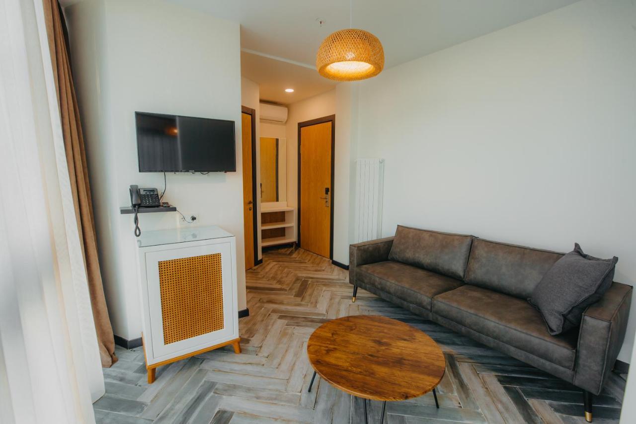 Capo Verde Hotel באטומי מראה חיצוני תמונה