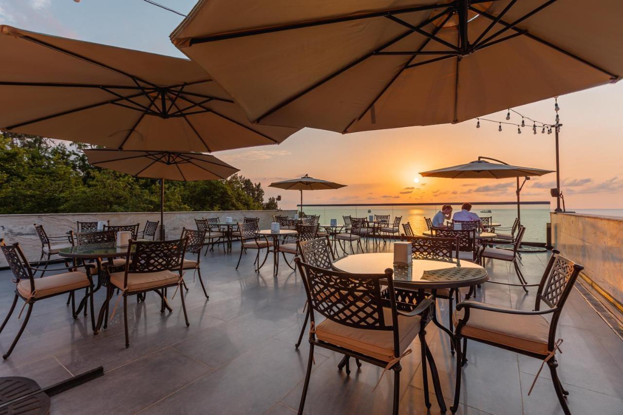 Capo Verde Hotel באטומי מראה חיצוני תמונה