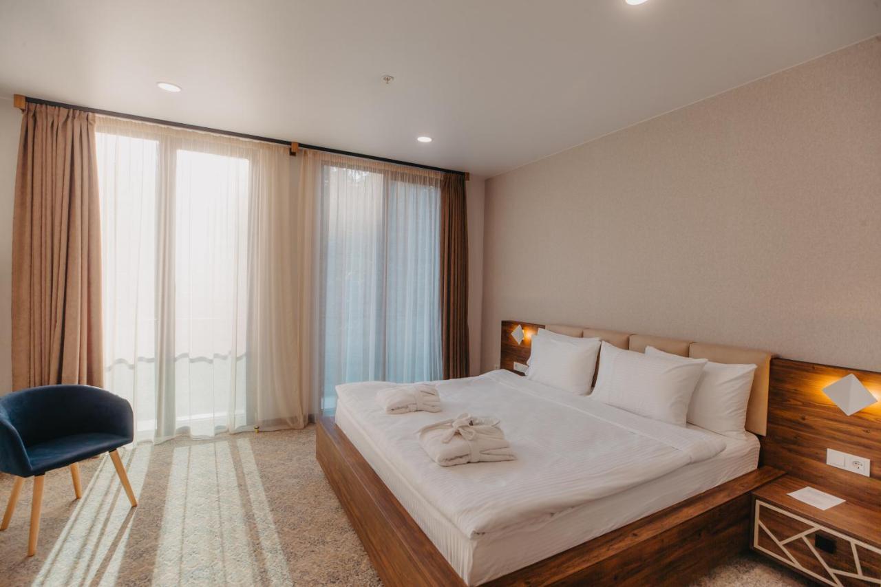 Capo Verde Hotel באטומי מראה חיצוני תמונה