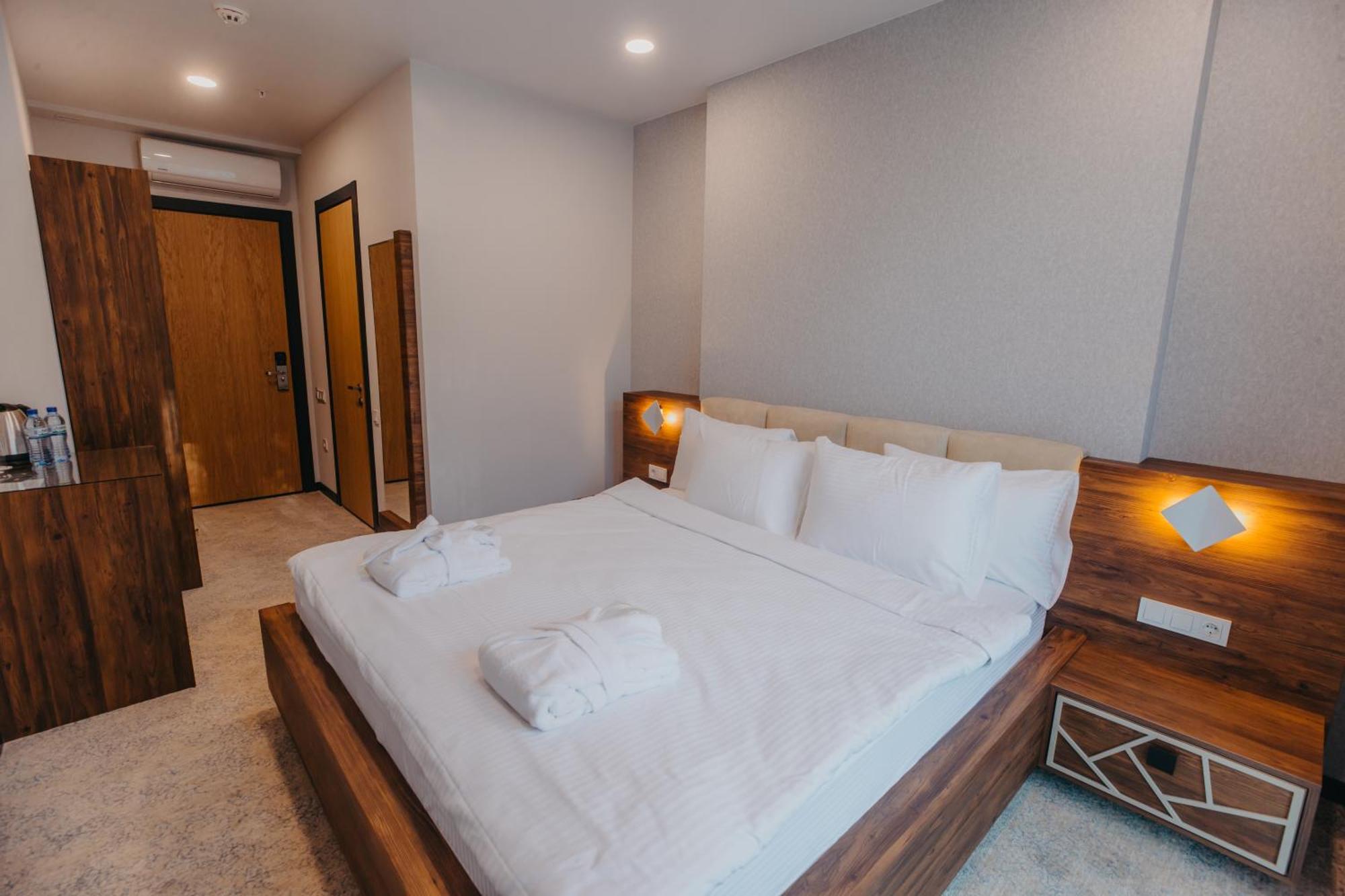 Capo Verde Hotel באטומי מראה חיצוני תמונה